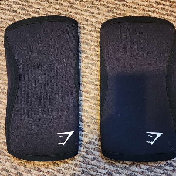 Gymshark Other Gym Shark Knee Sleeves Poshmark